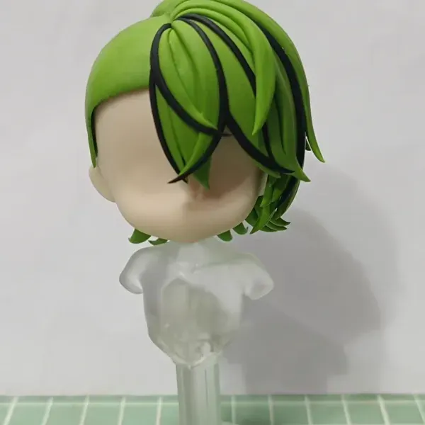 緑髪ショートヘアパーツ — 黒メッシュ入り